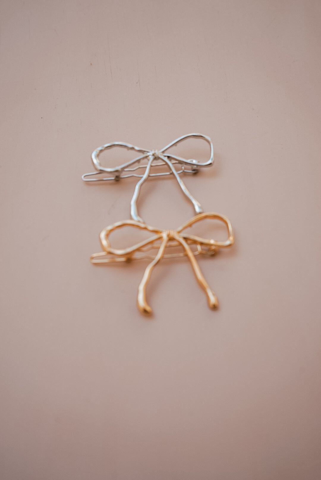 metal bow pins (2 color options)