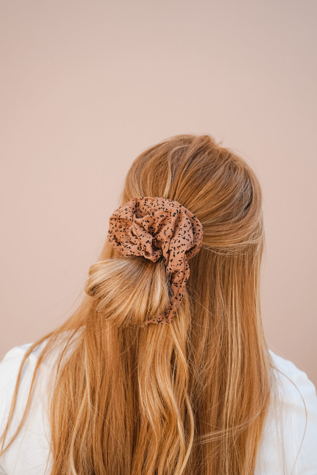 sassy oversized scrunchie (2 color options)