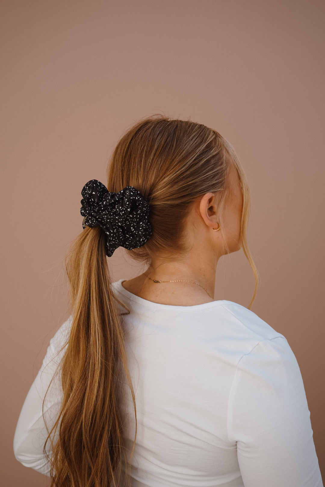 sassy oversized scrunchie (2 color options)