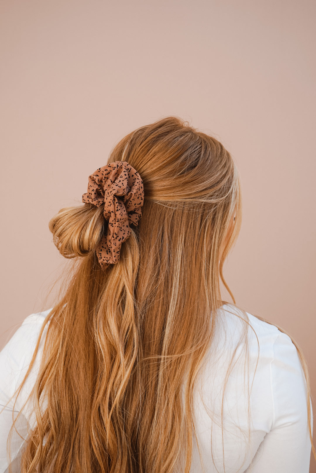 sassy oversized scrunchie (2 color options)