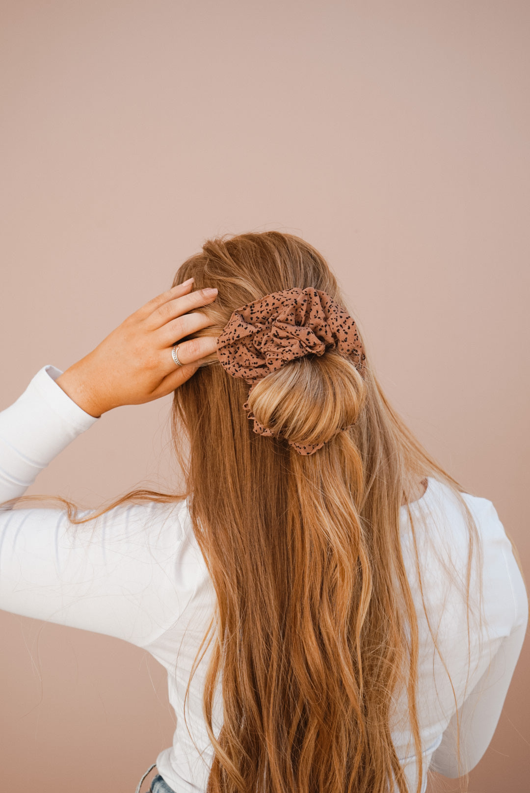 sassy oversized scrunchie (2 color options)