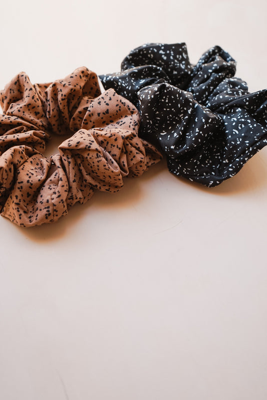 sassy oversized scrunchie (2 color options)