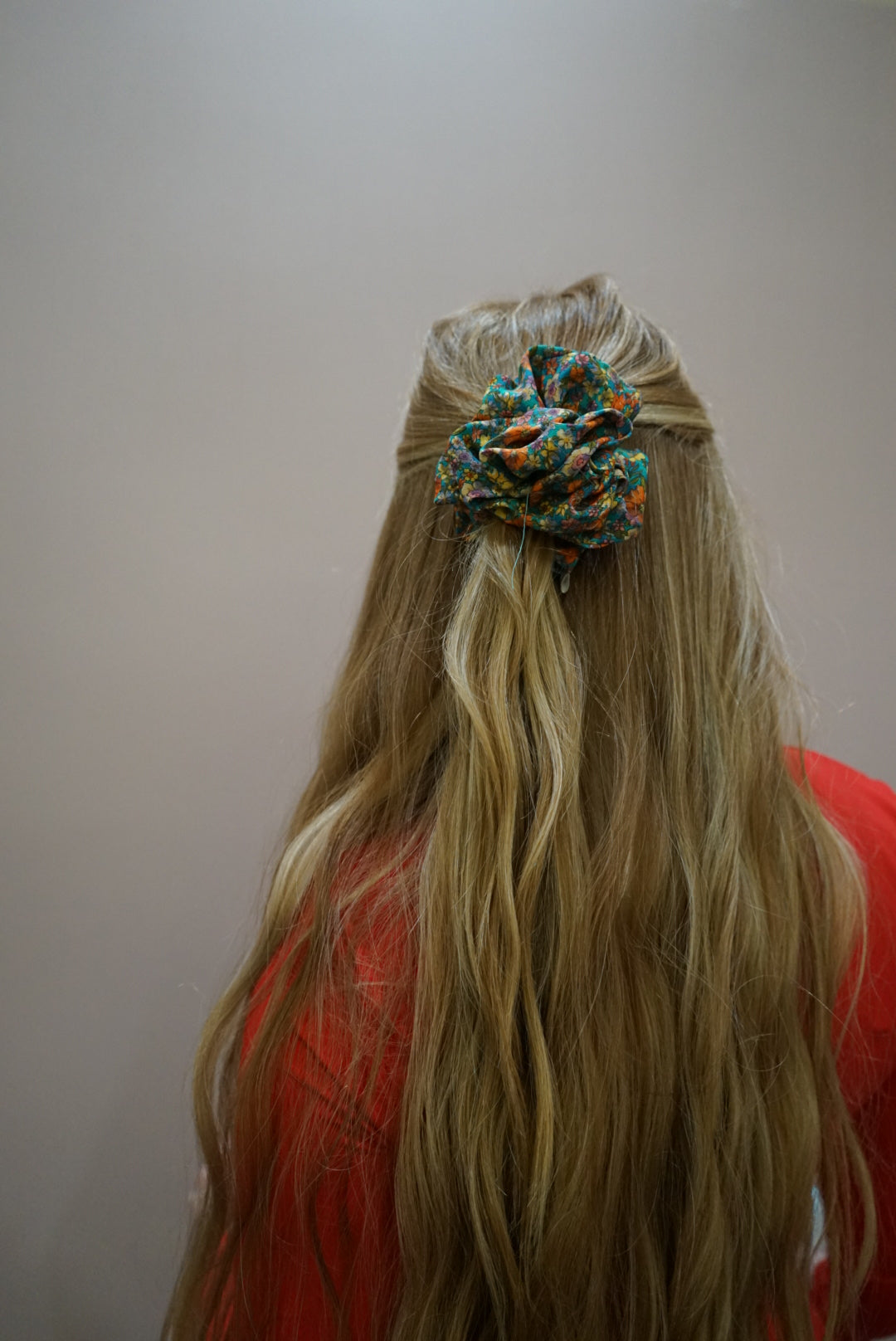 the first date floral oversized scrunchie