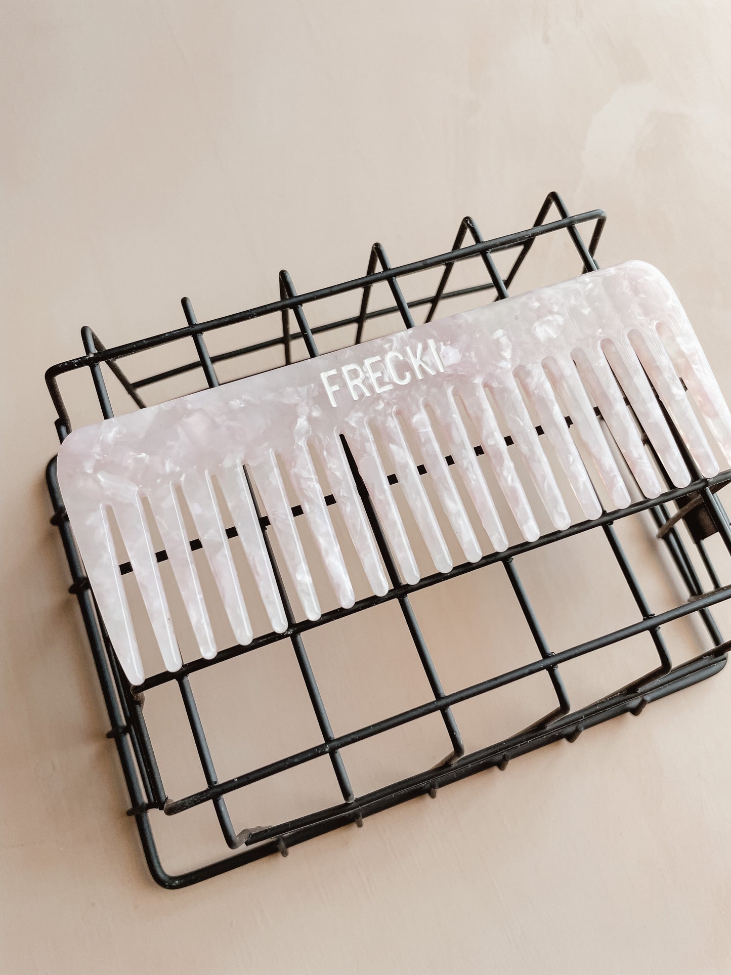 frecki detangling comb