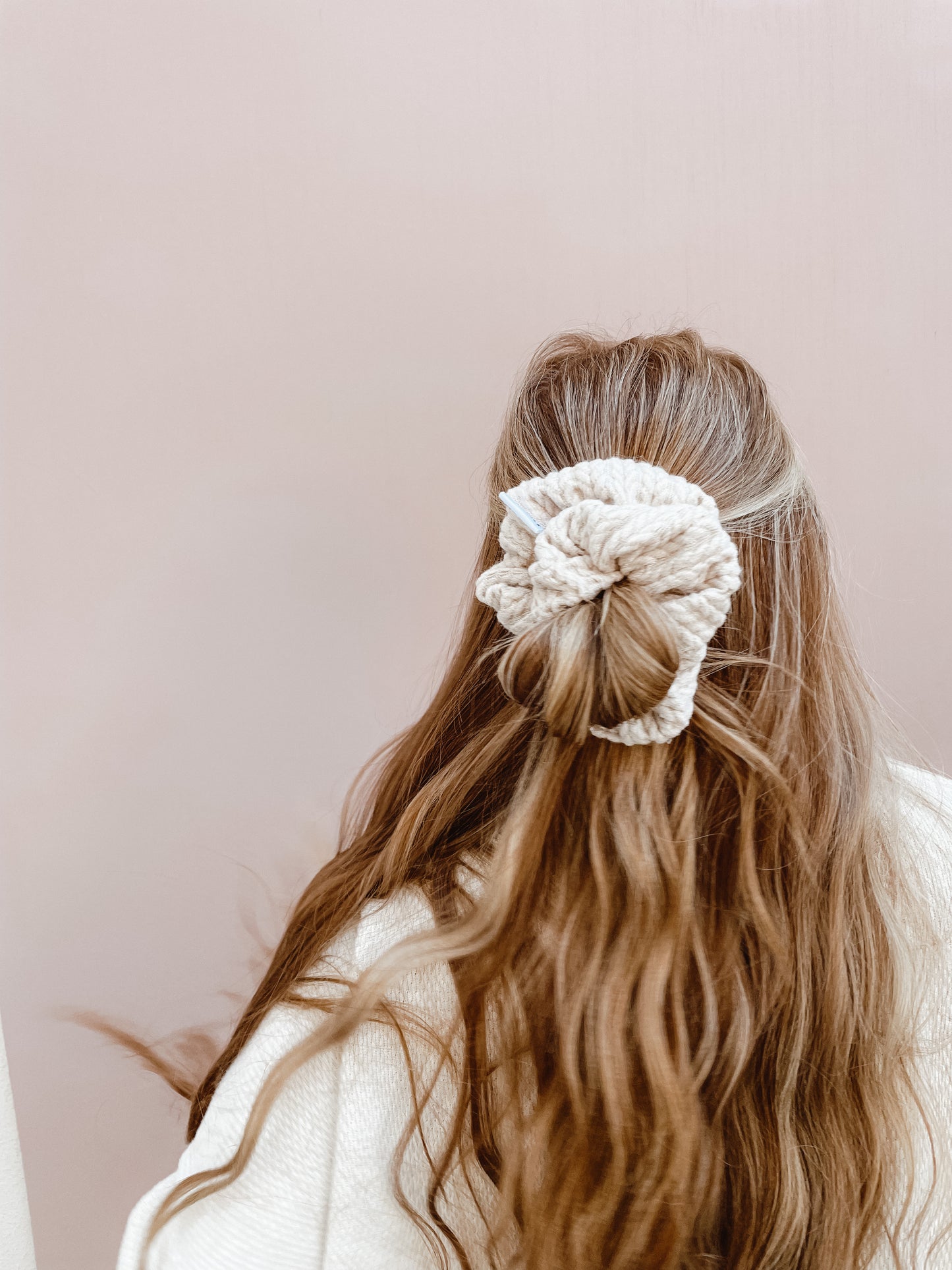 sweater season oversized scrunchie