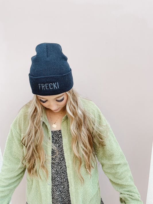 the Frecki beanie in black